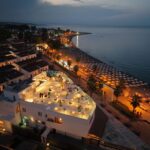 Terrazza Giuliani è la nuova Grotta Palazzese? Il rooftop calabrese che sta facendo discutere il Sud Italia”  Perche tutti parlano della Terrazza Giuliani?